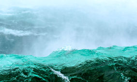 دانشمندان می‌خواهند از بخار نامحدود بالای اقیانوس‌ها آب آشامیدنی تولید کنند
