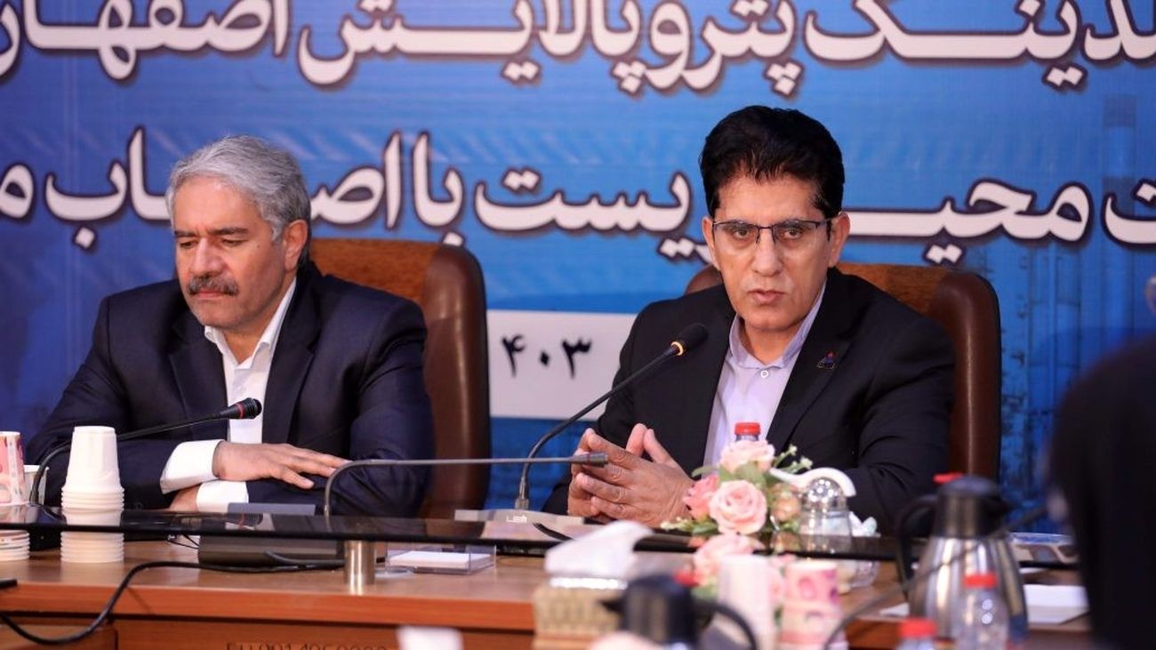 نفت کوره پالایشگاه اصفهان یورو ۵ میشود/ دو دستگاه پایش هوا پالایشگاه اصفهان در حال ترخیص از گمرک است
