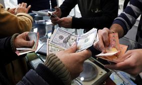 افشاگری جنجالی از دلیل نوسان قیمت ارز در ایران/ دولت اجازه ارزان‌تر شدن قیمت دلار را نمی‌دهد