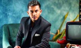 سورپرایز تولد خاص ارسلان قاسمی با حضور سگ کوچکش و کیک فانتزی عجیب!