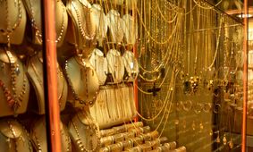 طلا گران می‌شود یا ارزان؟