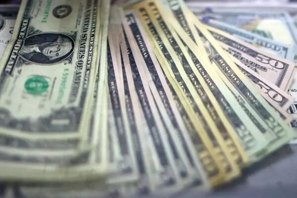 قیمت دلار امروز دوشنبه 13 بهمن ۱۴۰۴