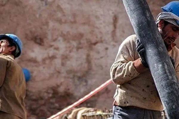 فاجعه حذف بیمه کارگران ساختمانی/ حقوق بازنشستگی به خطر افتاد!