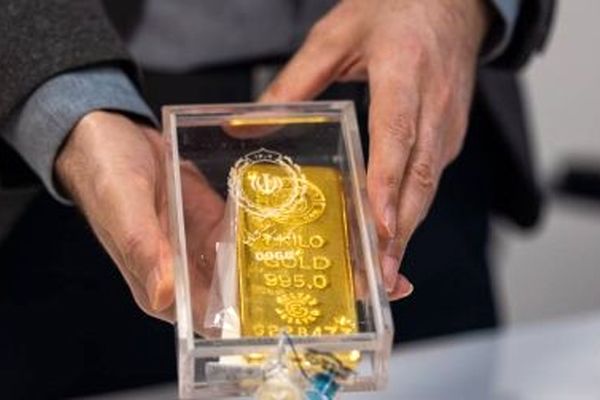 عرضه نخستین شمش طلای استاندارد سرمایه‌گذاران خارجی در مرکز مبادله ایران/ بزودی 700 کیلو شمش جدید عرضه می‌شود