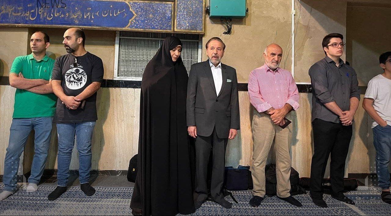 اولین عکس از قالیباف پس از شکست در انتخابات /واعظی با همسرش به جماران رفت /حسین دهقان در حسینیه ارشاد رأی داد /آملی لاریجانی هم آمد+عکس