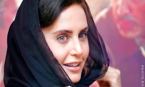 الناز شاکردوست با کیک تولد شکلاتی عجیب روی سنگ وسط آب!