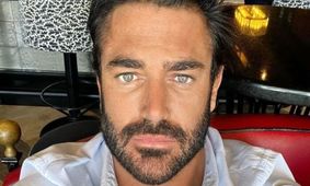 عکس خاص محمدرضا گلزار با مرسدس بنز شاسی بلند جدیدش