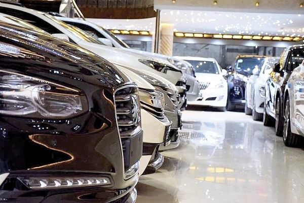 افزایش التهاب در بازار خودرو؛ قیمت‌های جنجالی سایپا و ایران‌خودرو!